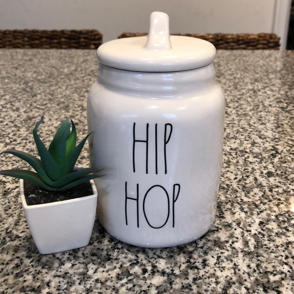 🌿RAE DUNN SMALL CANISTER🌿